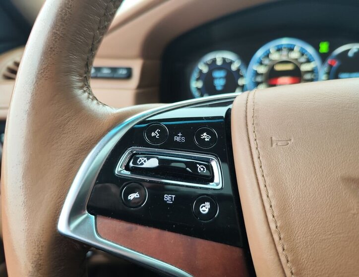 Cadillac Escalade 30