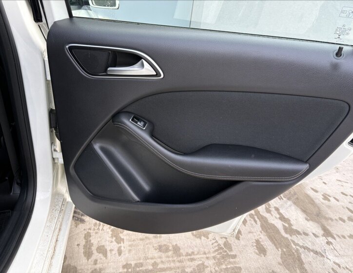 Mercedes-Benz Třídy B Kombi 1,5 l 80 kw