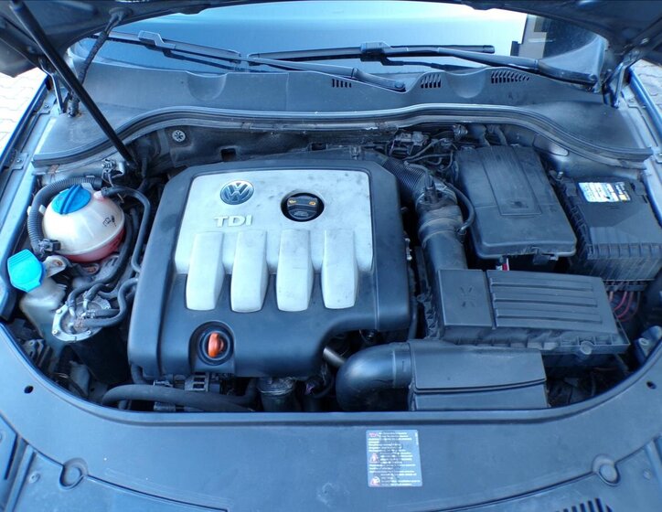 Volkswagen Passat Sedan / Limuzína 2,0 l 103 kw