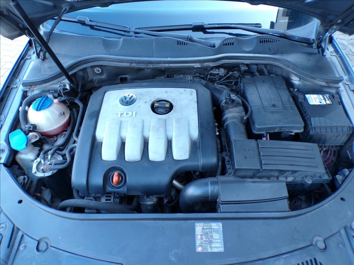 Volkswagen Passat Sedan / Limuzína 2,0 l 103 kw