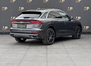 Audi Q8 SUV 3,0 l 210 kw