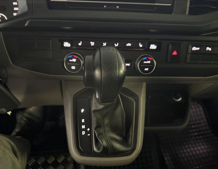 Volkswagen Caravelle 20