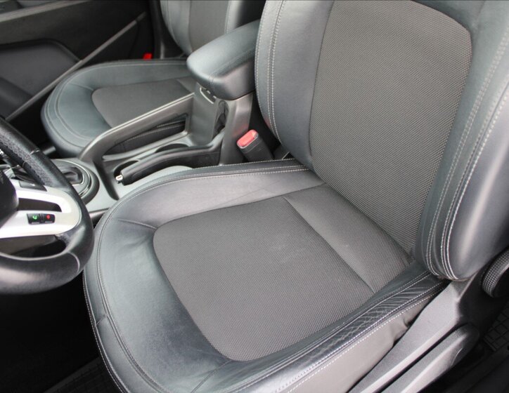 KIA Sportage SUV / Terénní 2,0 l 120 kw