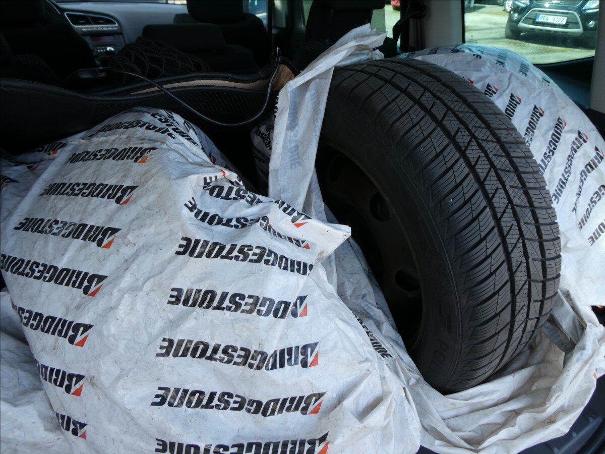 Peugeot 5008 MPV 1,6 l 115 kw