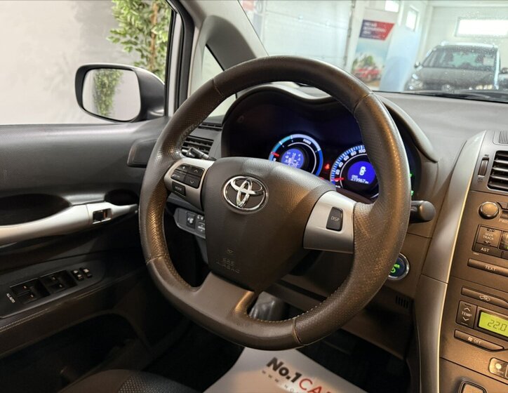 Toyota Auris Hatchback 1,8 l 73 kw