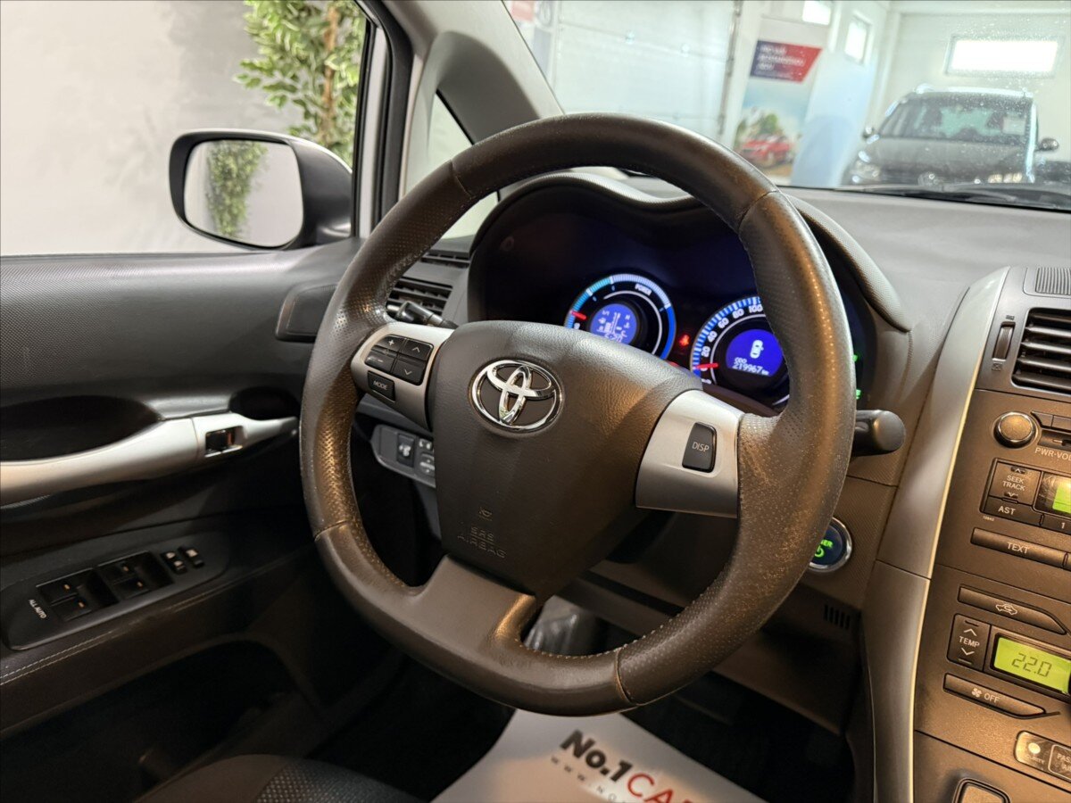 Toyota Auris Hatchback 1,8 l 73 kw