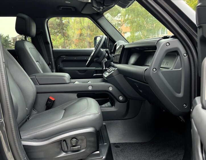 Land Rover Defender SUV / Terénní 3,0 l 183 kw