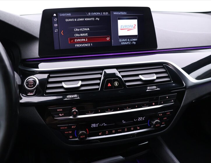 BMW Řada 5 Kombi 3,0 l 195 kw