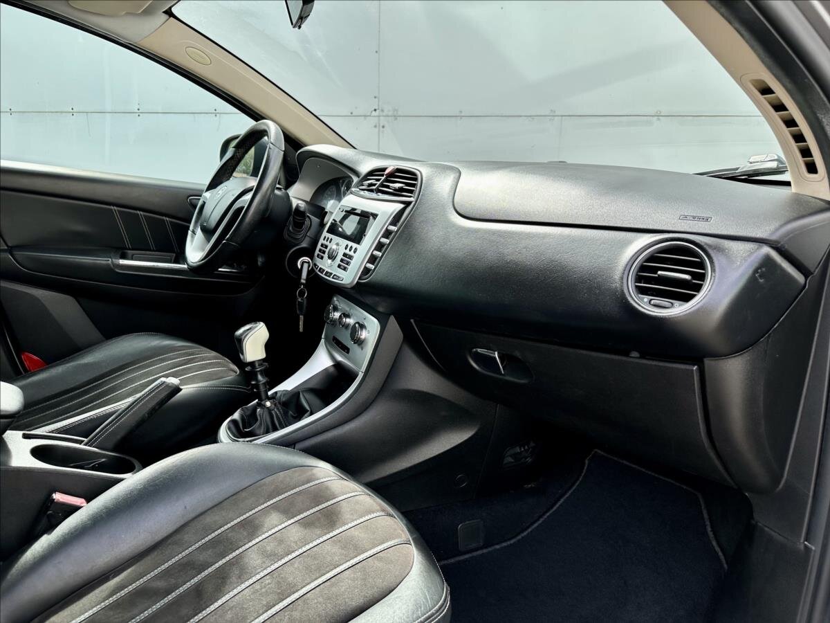 Lancia Delta Hatchback 1,6 l 88 kw