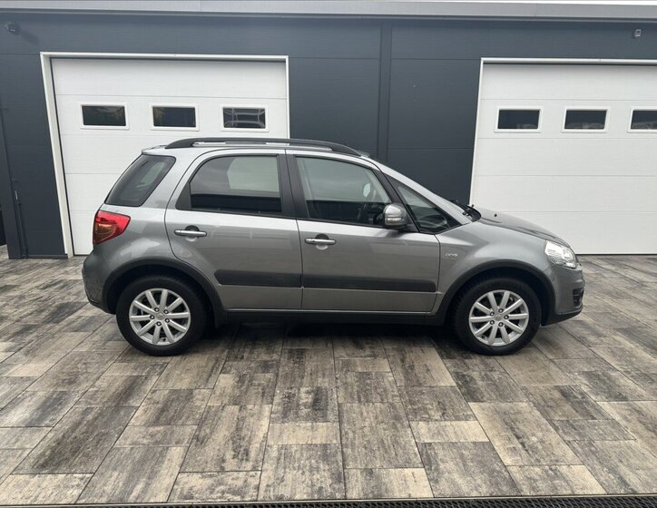Suzuki SX4 Hatchback 2,0 l 99 kw