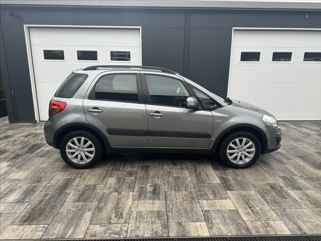Suzuki SX4 Hatchback 2,0 l 99 kw