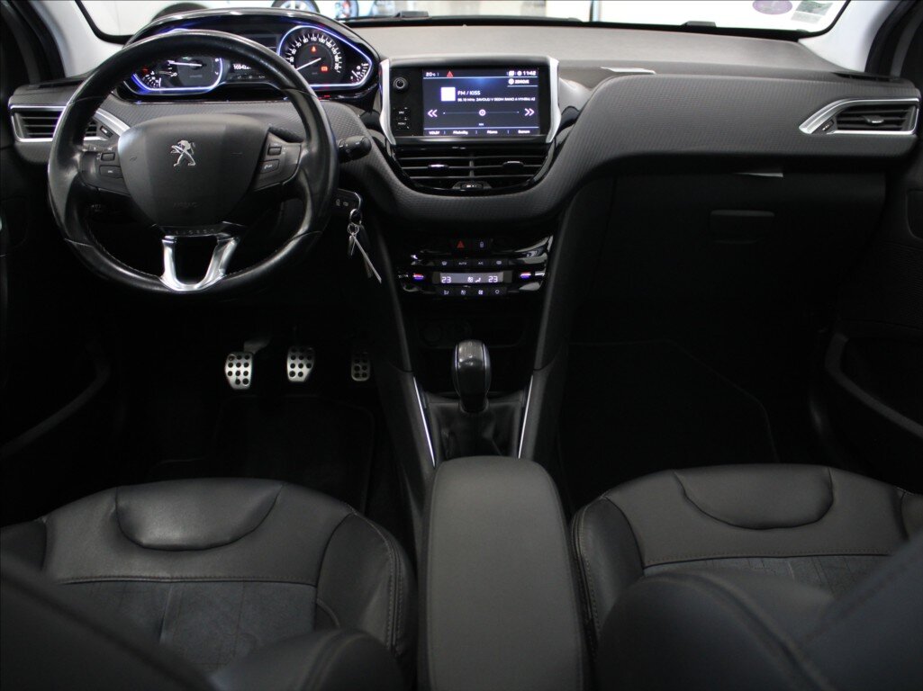 Peugeot 208 Hatchback 1,2 l 81 kw