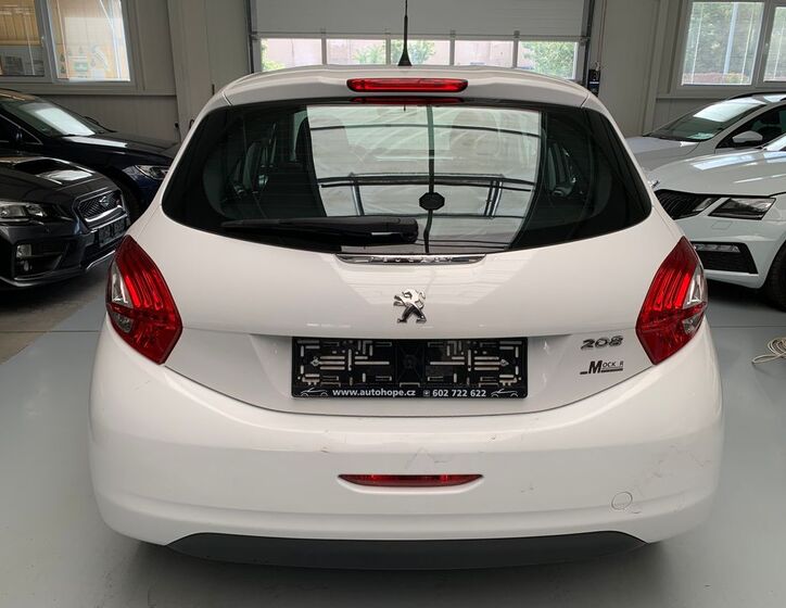 Peugeot 208 5