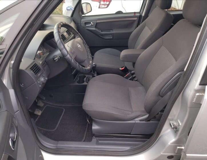 Opel Meriva MPV 1,4 l 66 kw