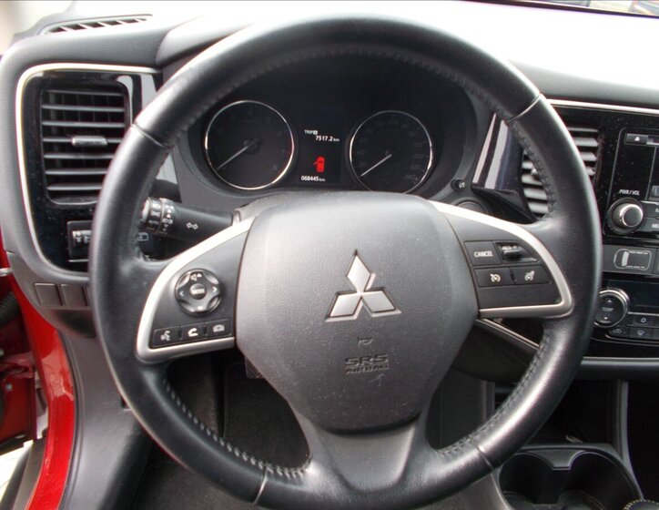 Mitsubishi Outlander SUV / Terénní 2,0 l 110 kw