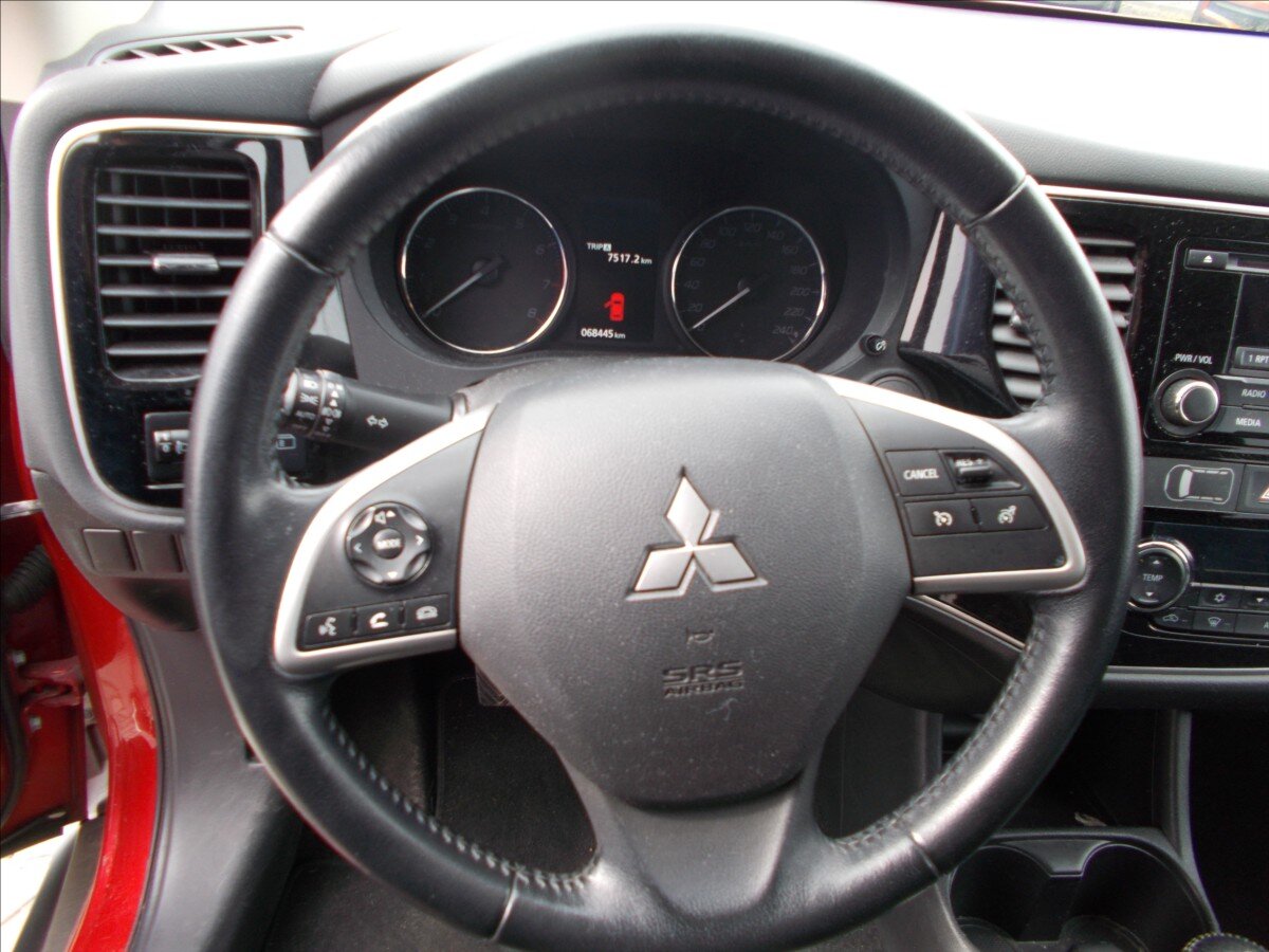 Mitsubishi Outlander SUV / Terénní 2,0 l 110 kw