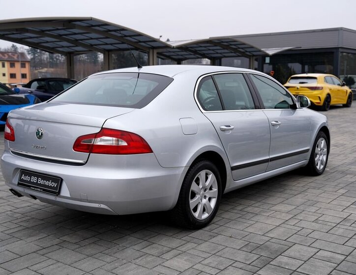 Škoda Superb Sedan 1,8 l 118 kw