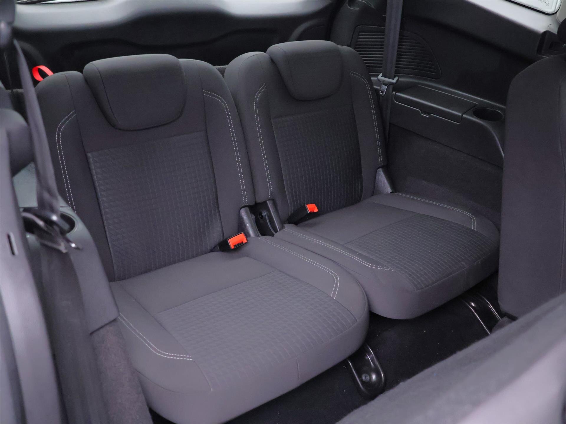 Ford Grand C-MAX MPV 2,0 l 110 kw