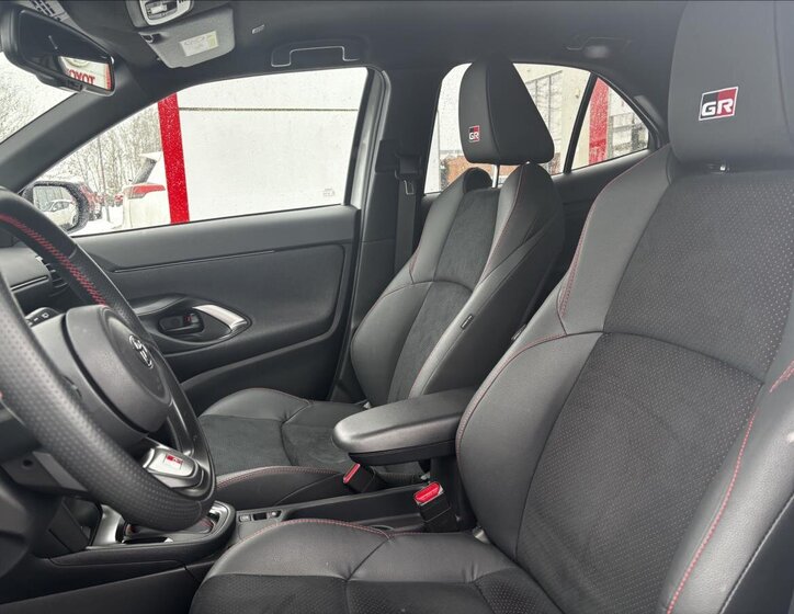 Toyota Yaris Cross 15