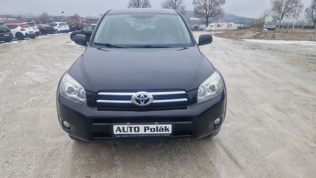 Toyota RAV4 SUV 2,2 l 130 kw