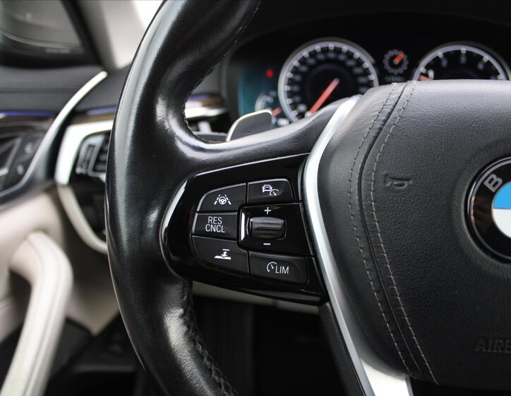 BMW Řada 5 Sedan / Limuzína 3,0 l 250 kw