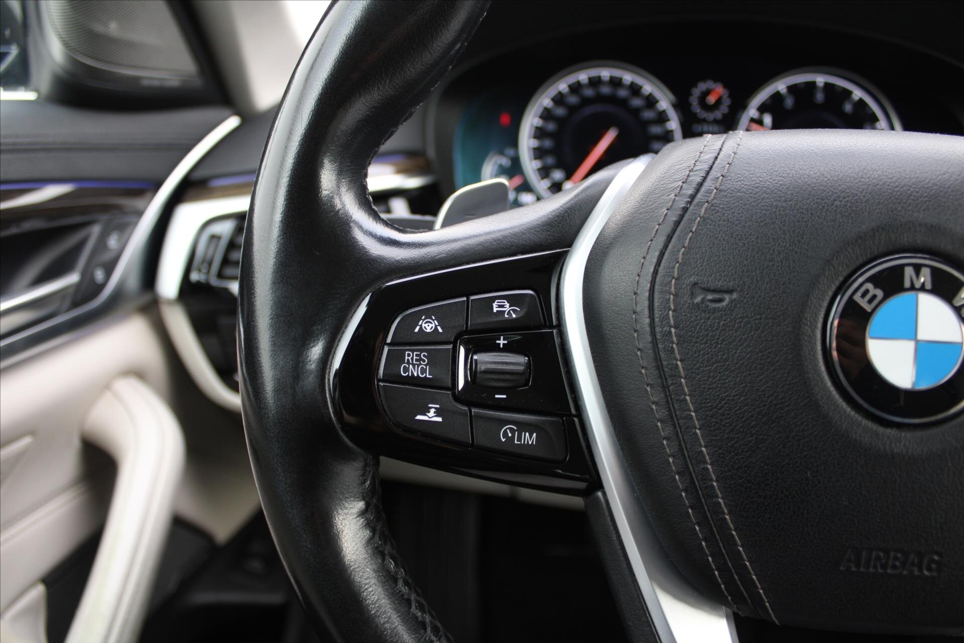 BMW Řada 5 Sedan / Limuzína 3,0 l 250 kw