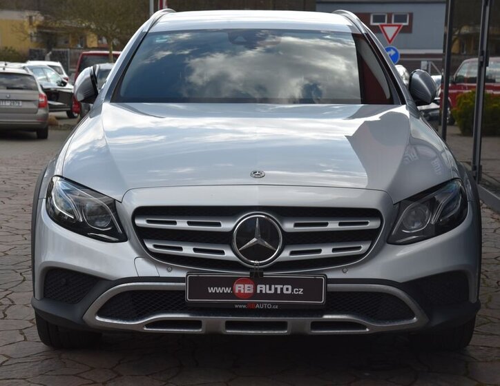 Mercedes-Benz Třídy E Kombi 2,9 l 250 kw