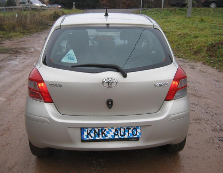 Toyota Yaris 5