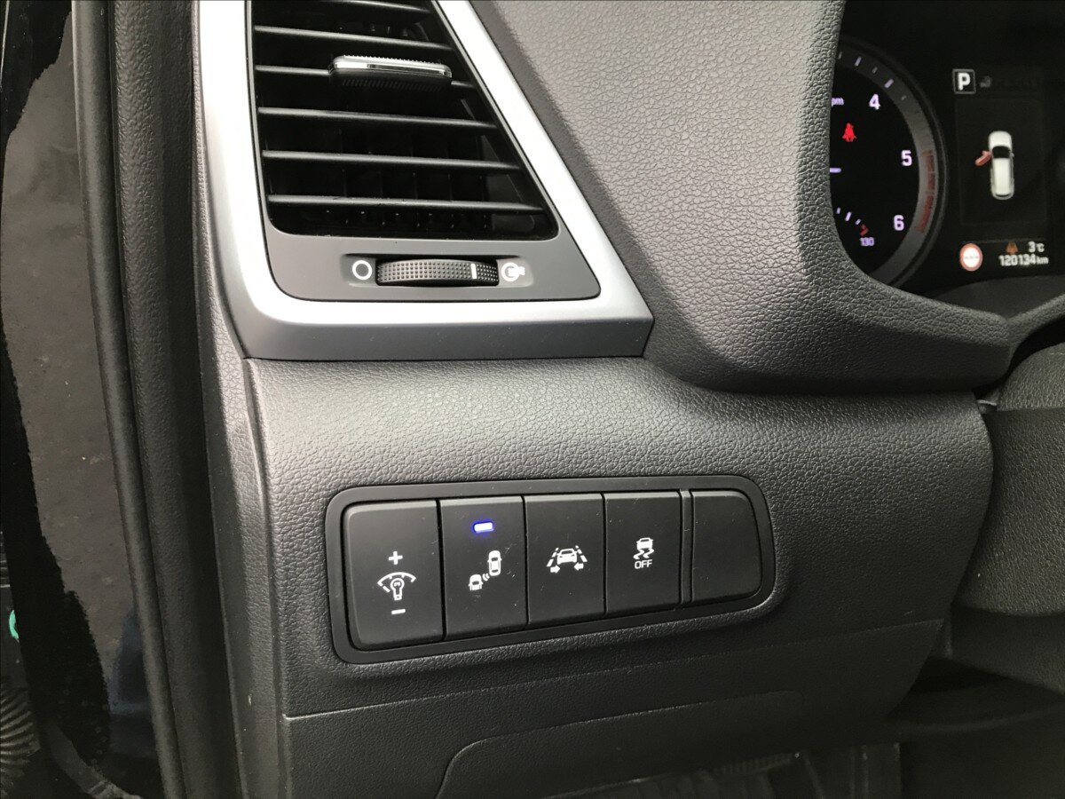 Hyundai Tucson CUV 1,7 l 104 kw