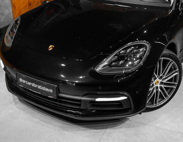 Porsche Panamera 5