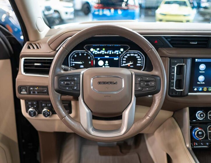 GMC Yukon SUV / Terénní 6,2 l 313 kw