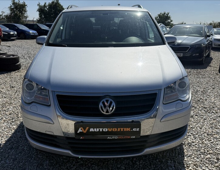 Volkswagen Touran 2