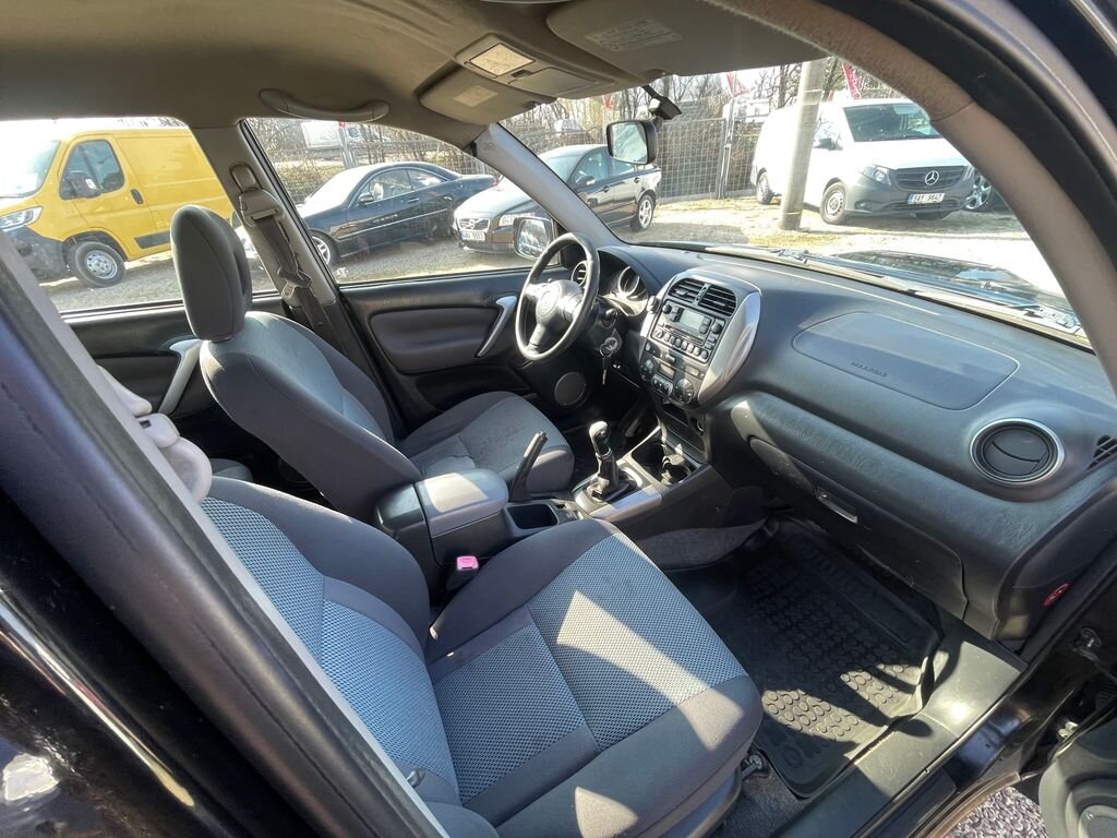 Toyota RAV4 SUV / Terénní 2,0 l 85 kw