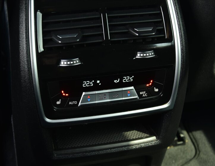 BMW X5 SUV / Terénní 3,0 l 195 kw