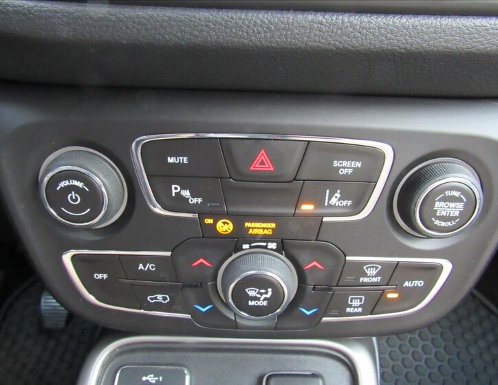 Jeep Compass SUV 1,4 l 103 kw