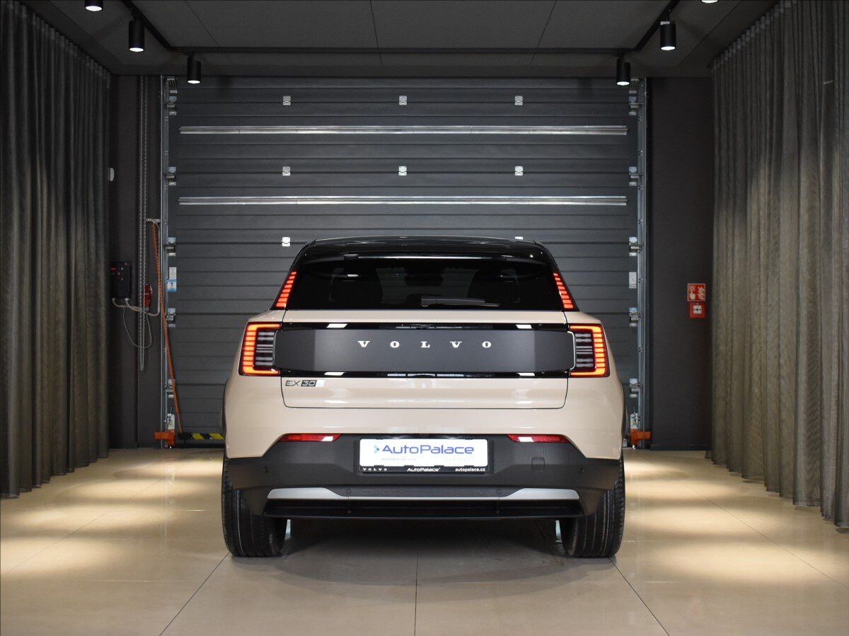 Volvo EX30 SUV / Terénní 0,0 315 kw