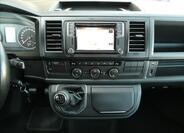 Volkswagen Multivan 28