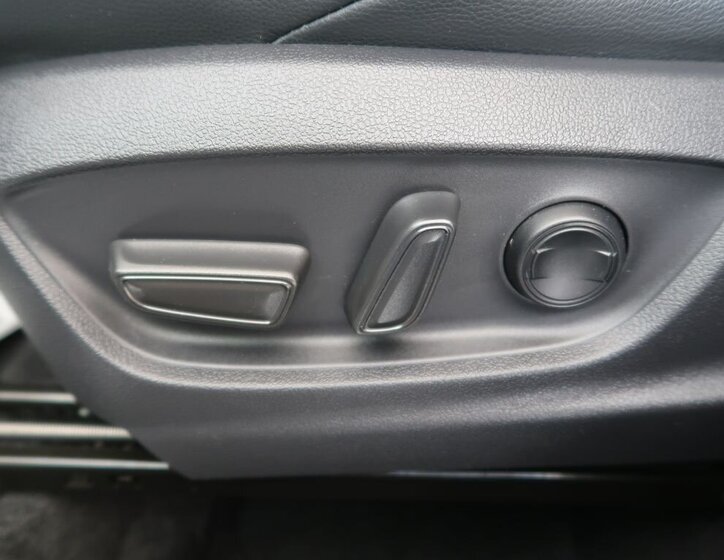 Toyota Corolla Cross Hatchback 2,0 l 112 kw