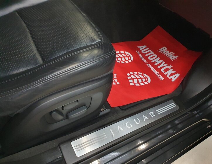 Jaguar XF Sedan / Limuzína 3,0 l 202 kw