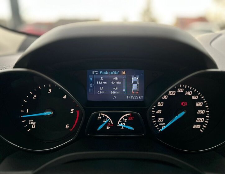 Ford Kuga SUV 2,0 l 120 kw