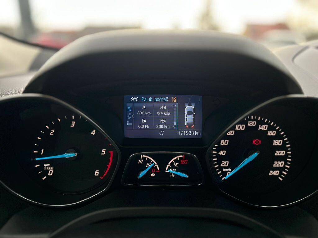 Ford Kuga SUV 2,0 l 120 kw