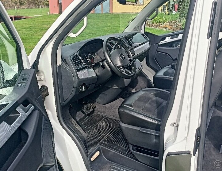 Volkswagen Multivan 12