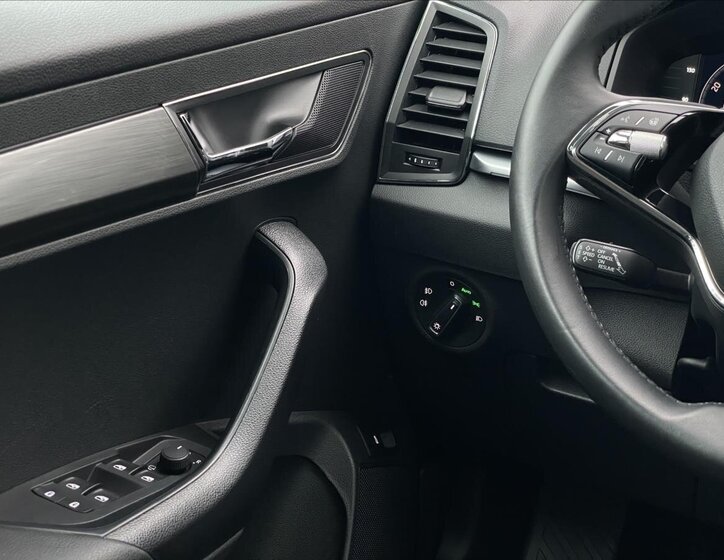 Škoda Karoq SUV 1,5 l 110 kw