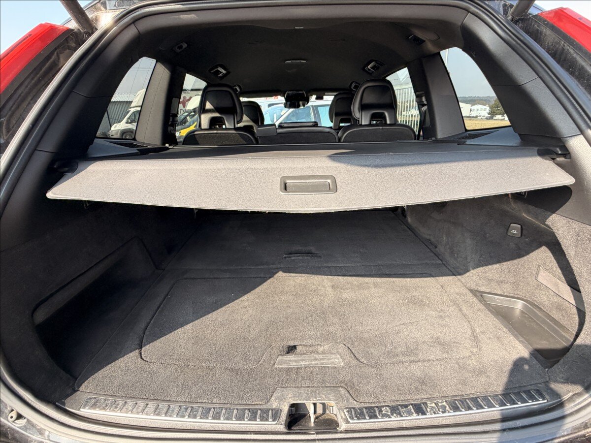 Volvo XC90 SUV / Terénní 2,0 l 173 kw