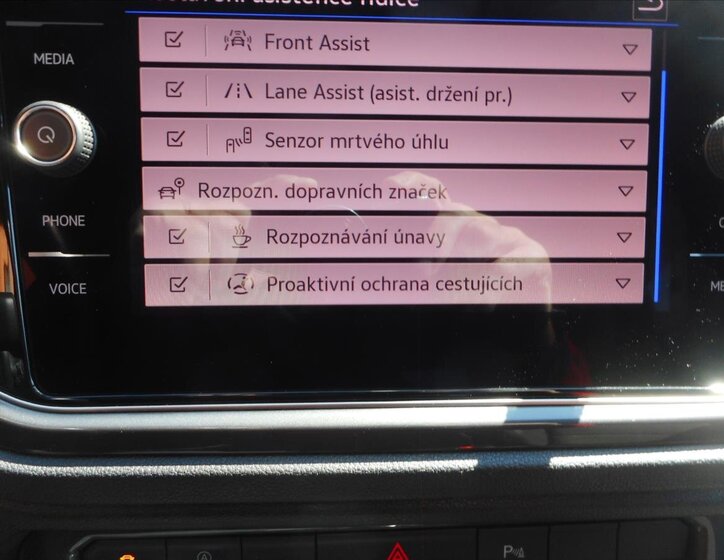 Volkswagen T-Roc SUV / Terénní 1,5 l 110 kw