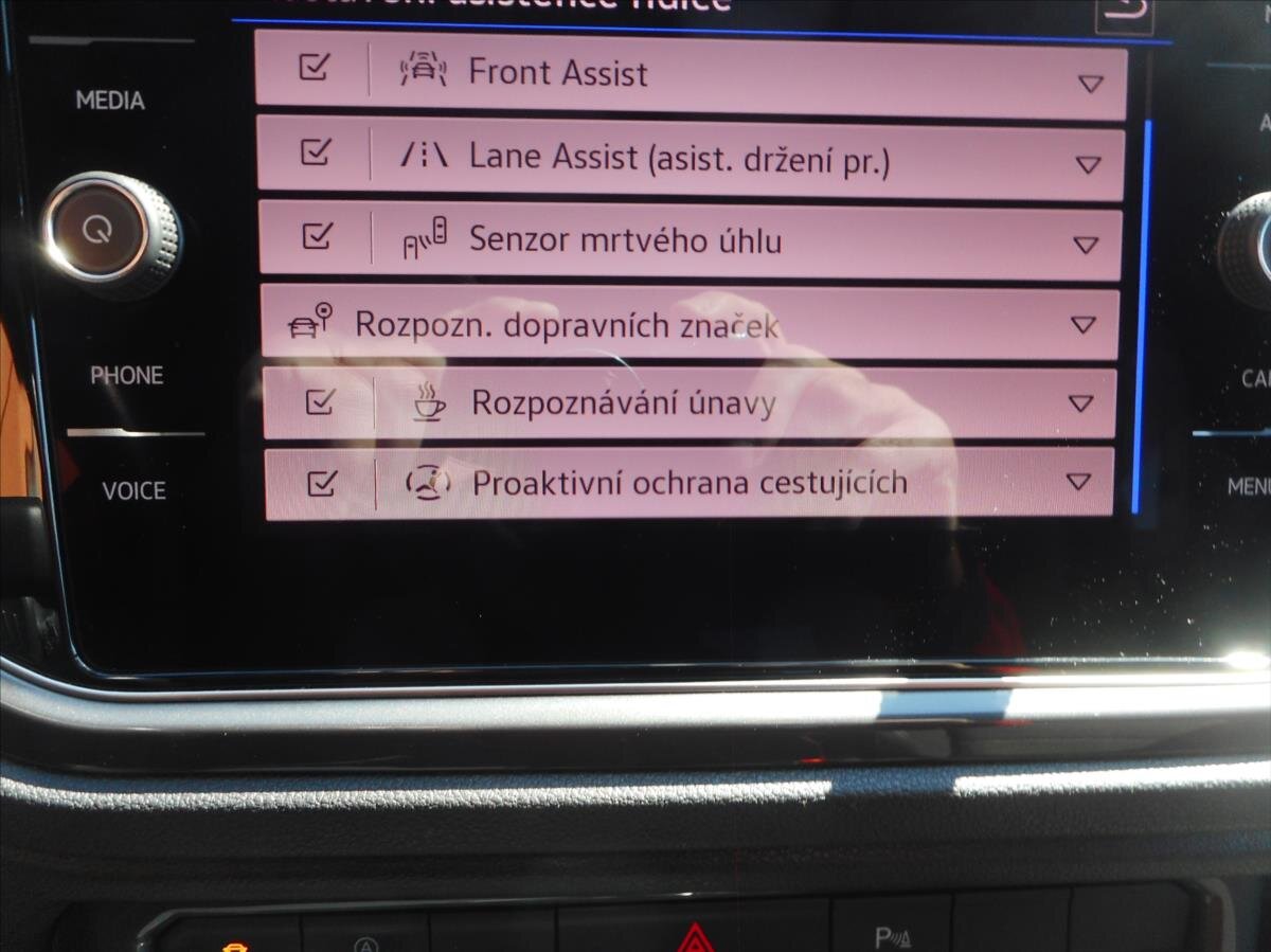 Volkswagen T-Roc SUV / Terénní 1,5 l 110 kw