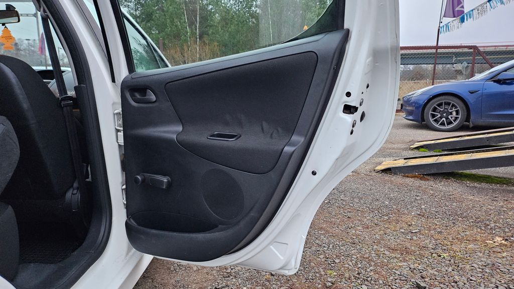 Peugeot 207 Hatchback 1,4 l 50 kw