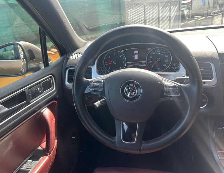 Volkswagen Touareg 13
