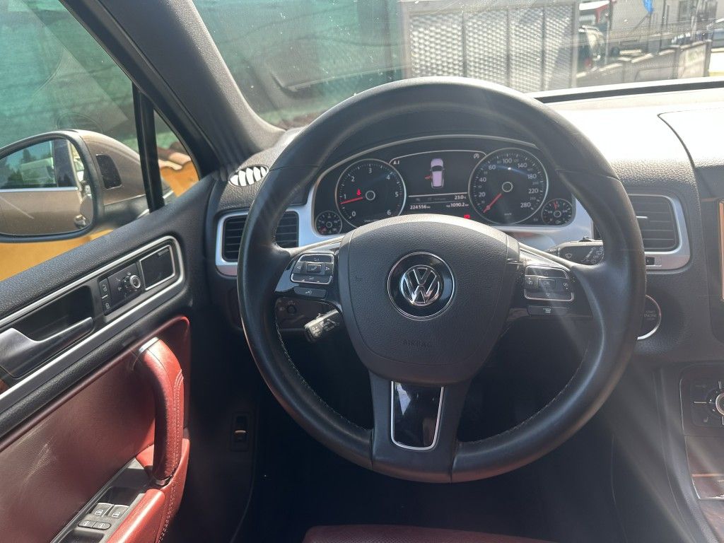Volkswagen Touareg