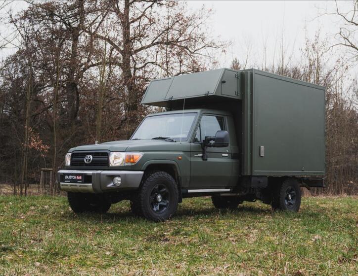 Toyota Land Cruiser 5